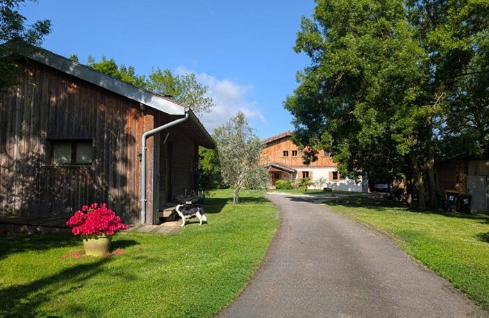 Maison du 18ème rénovée de 235 m2 avec dépendances sur terrain de 7468 m² — photo 2