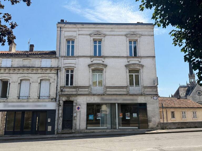 IMMEUBLE SUR LE PLATEAU D'ANGOULÊME — photo 1