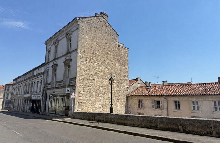 IMMEUBLE SUR LE PLATEAU D'ANGOULÊME — photo 2