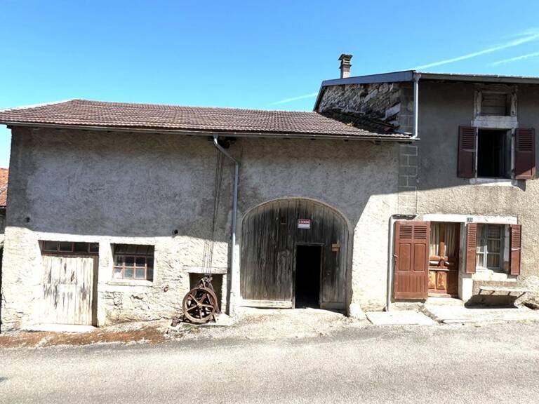 Ancien corps de ferme en pierre à rénover -  Fort potentiel au coeur du Jura — photo 1