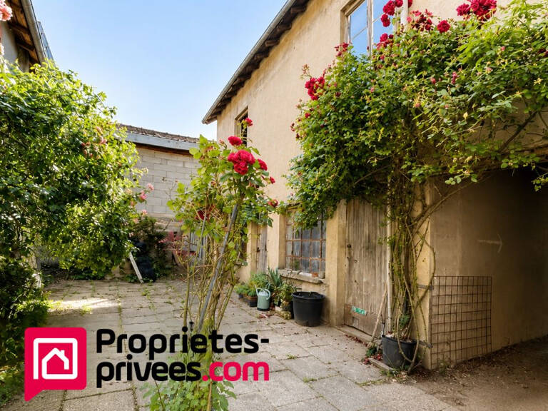 MAISON DE VILLAGE AVEC GRANGE ET TERRAIN — photo 1