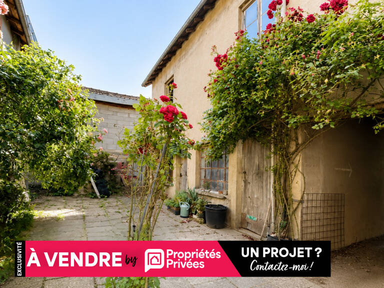 MAISON DE VILLAGE AVEC GRANGE ET TERRAIN — photo 1