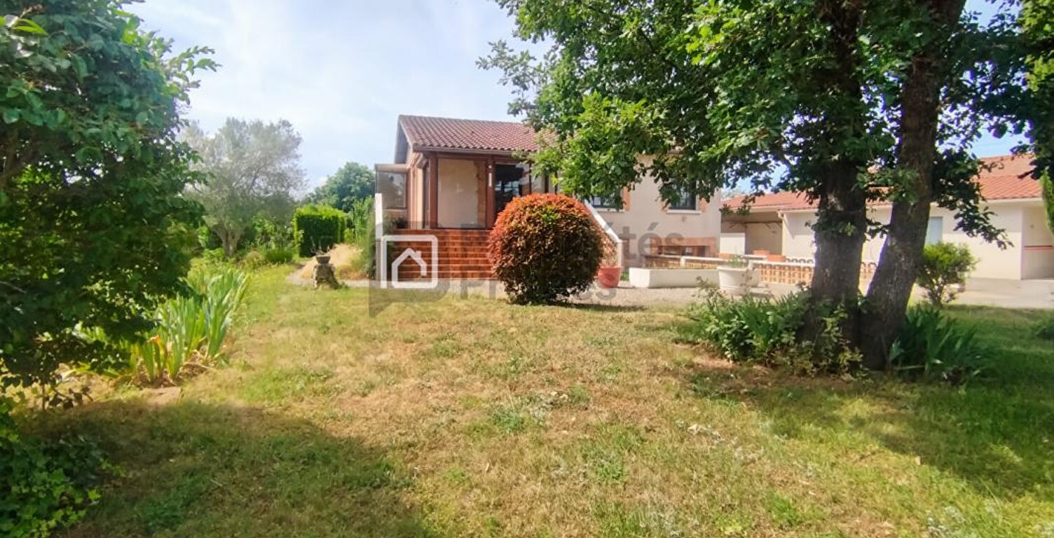 SAUBENS Maison familiale de 145 m² sur une parcelle de 1 658 m² avec dépendances — photo 1