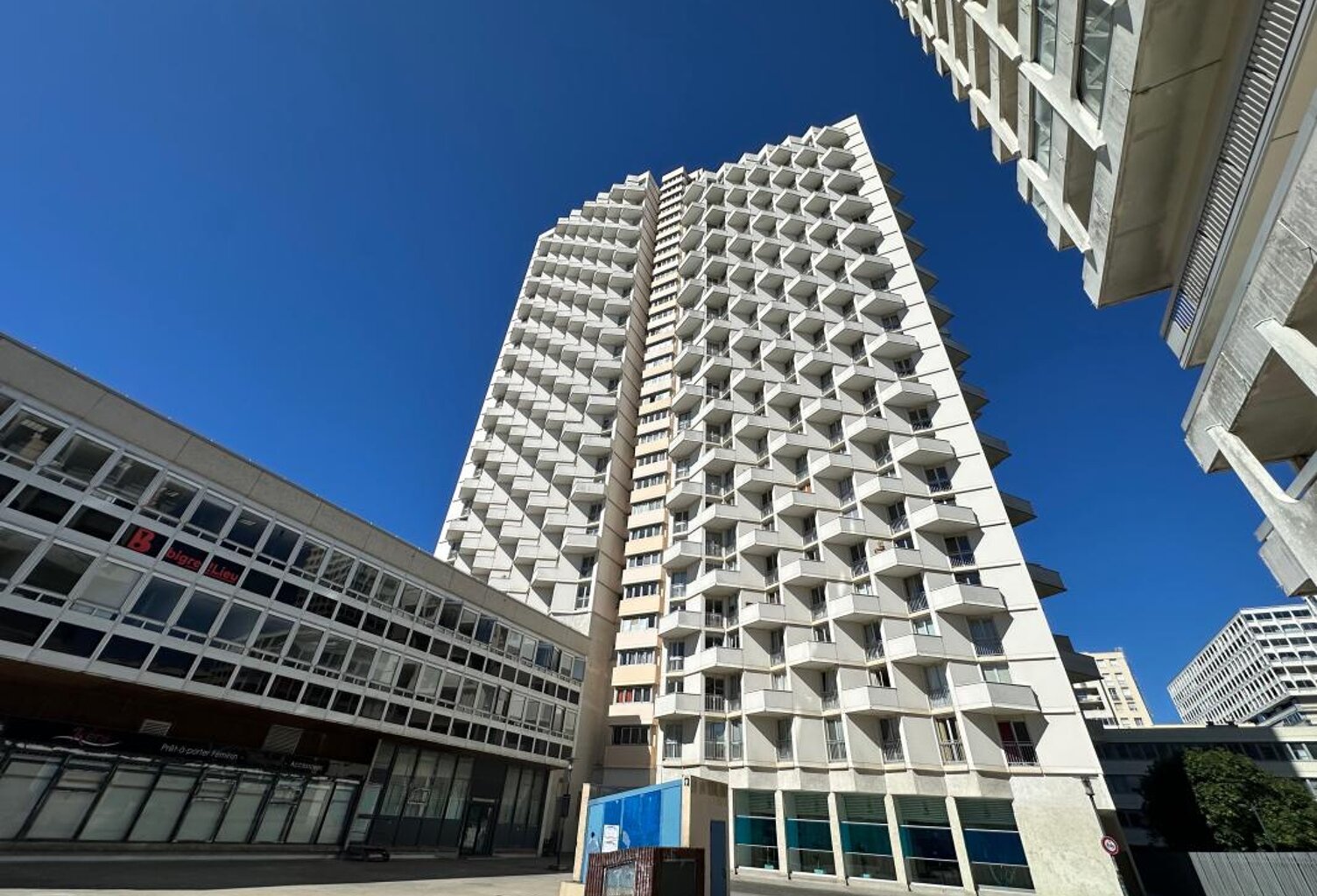 Appartement À Vendre — photo 1