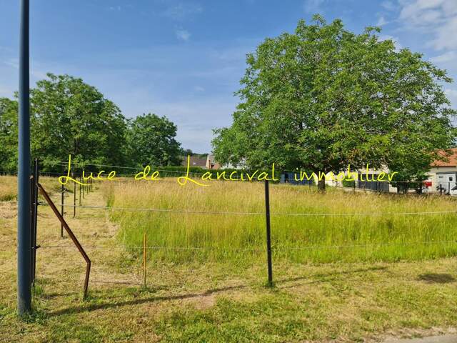 Terrain 1000 m² à Saint-Gobain — photo du bien