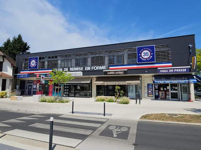 Bureau 400 m² à Saint-Cyr-sur-Loire — photo du bien