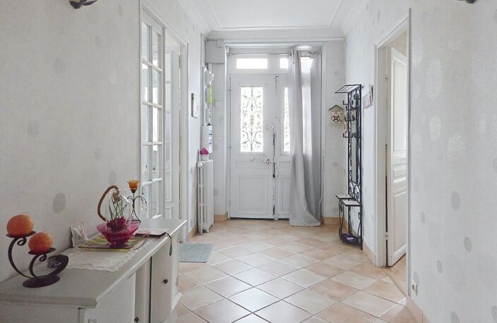 MAISON FAMILIALE   CALME, VOLUMES ET ACCÈS PARIS — photo 2