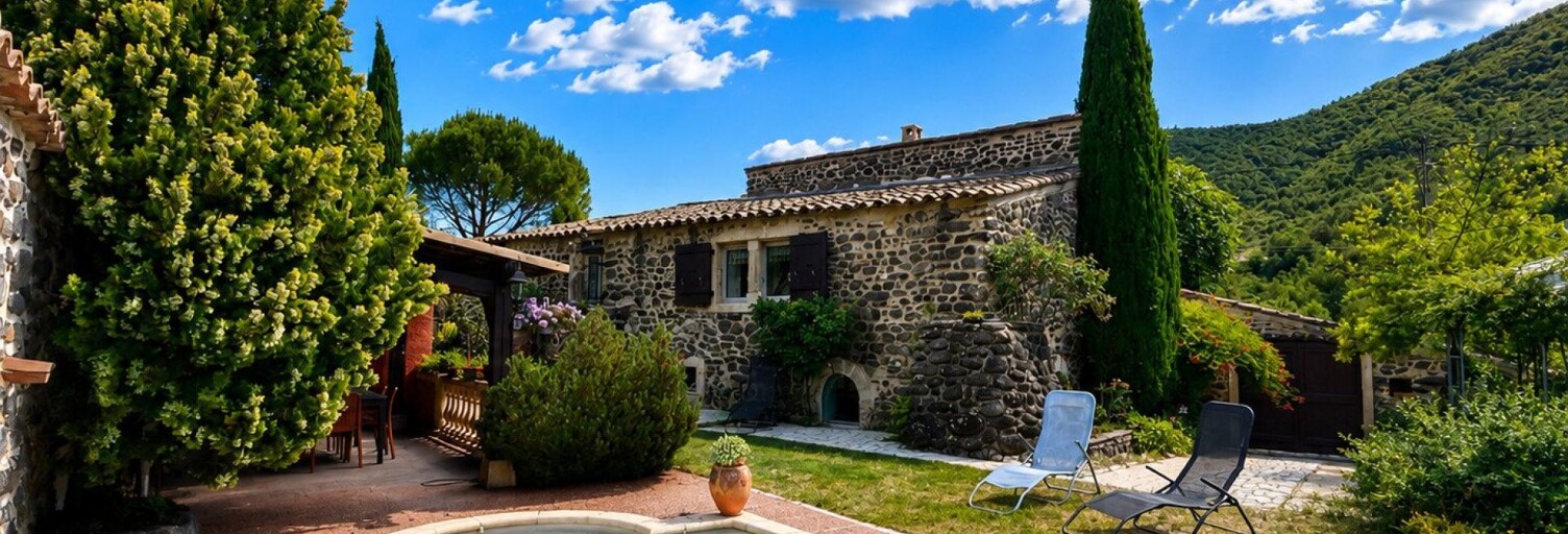 Maison 6 Pièces 197 m² à vendre à Saint-Martin-sur-Lavezon (07400)