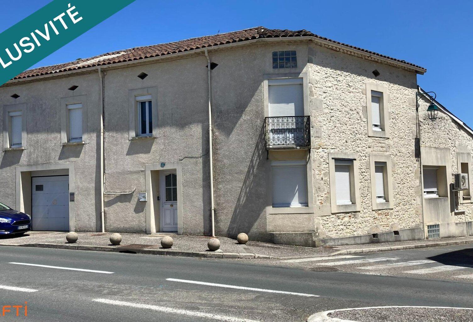 Immeuble en pierre — photo 1