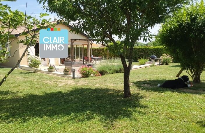 A HURIGNY 6 KM DE MACON  EN BOURGOGNE, BELLE MAISON 6 PIECES DE — photo 2