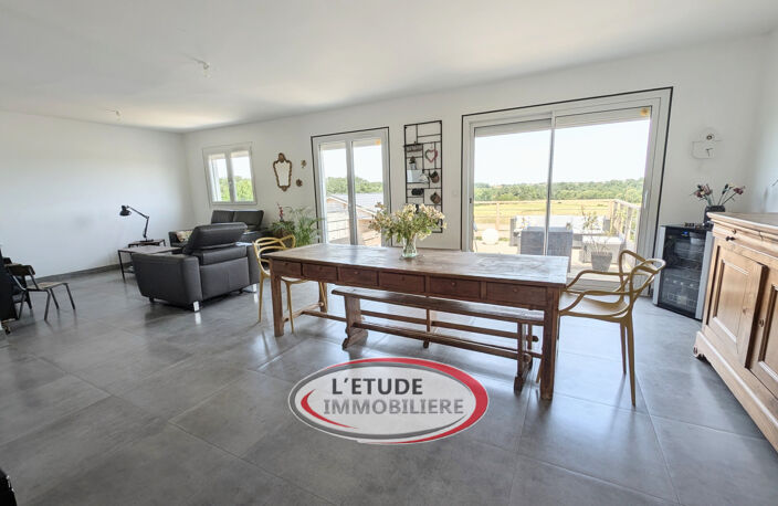 Maison familiale avec vue   À deux pas du bourg de Château-T — photo 3