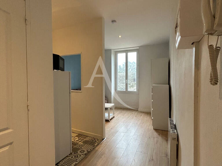 STUDIO MEUBLE - Jonzac Hyper Centre 17.90 m2 — photo 1
