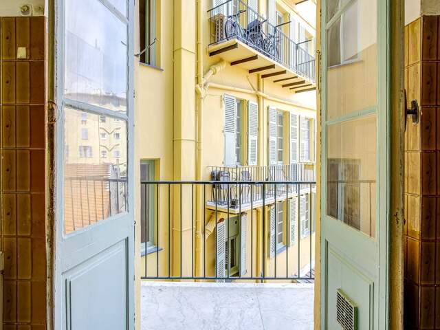 NICE LE PORT - 3 PIÈCES AVEC BALCON — photo du bien