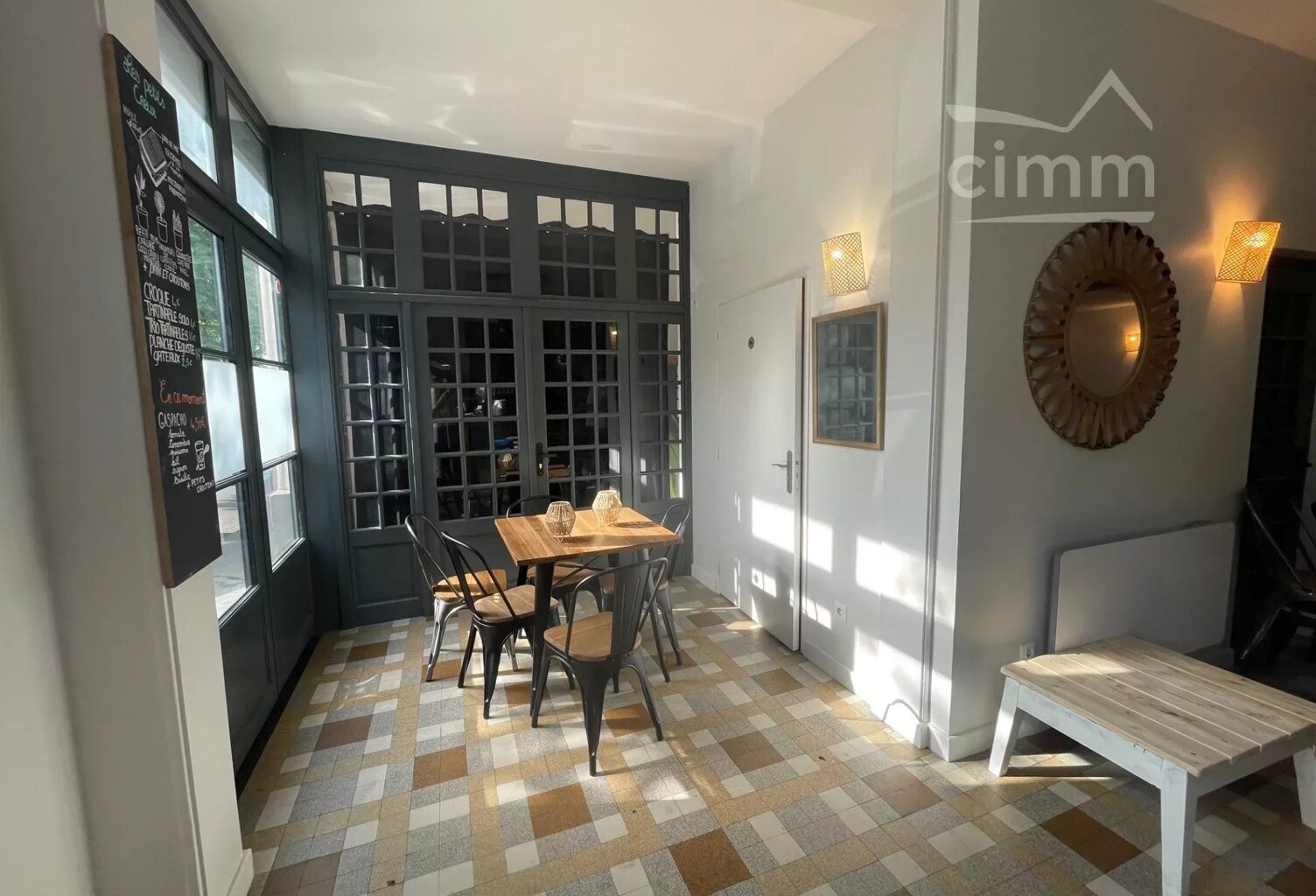 IMMEUBLE TOURS CENTRE 355M2 LOCAL PROFESSIONNEL — photo 1
