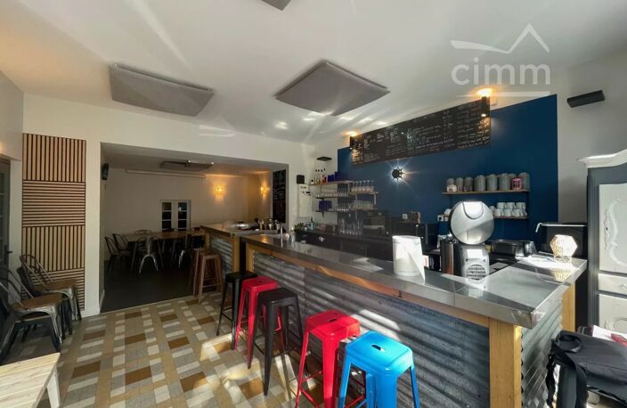 IMMEUBLE TOURS CENTRE 355M2 LOCAL PROFESSIONNEL — photo 2