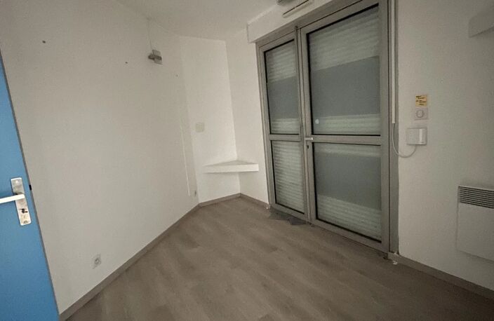 CASTRES PLACE SOULT LOCAL PROFESSIONNEL — photo 2