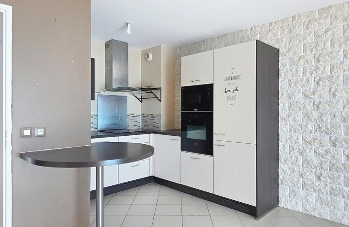 T3 lumineux avec balcon et double parking, idéal pour bien démarrer ! — photo 5