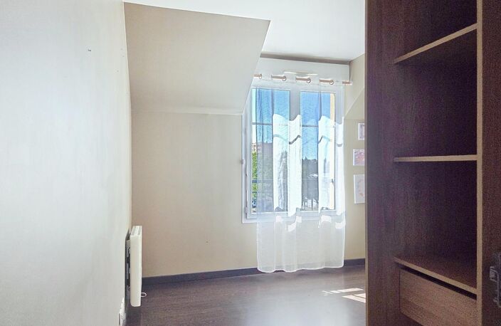 T3 lumineux avec balcon et double parking, idéal pour bien démarrer ! — photo 2