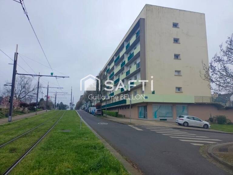 Local commercial Recouvrance — photo 1