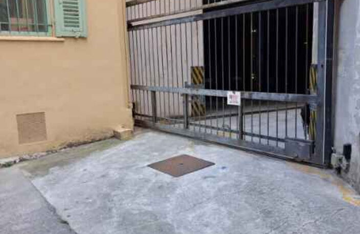 PARKING rue PENCHIENATTI — photo 2