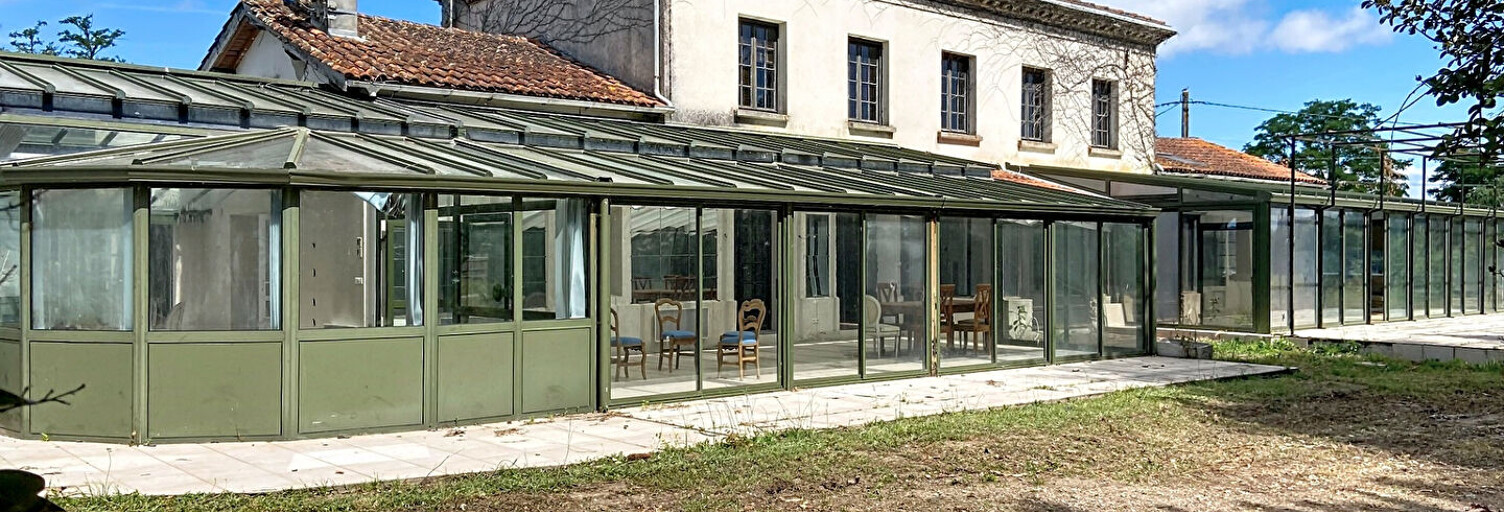 Maison 12 Pièces 285 m² à vendre à Saint-Christoly-Médoc (33340)