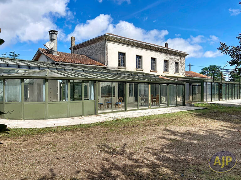 Ensemble immobilier de caractère au coeur d'un port de pêche typique du Médoc! — photo 1