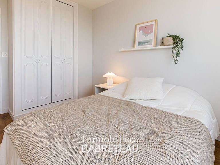 Chambre à louer dans un appartement 6 pièces 93,77m² à Bron — photo 1