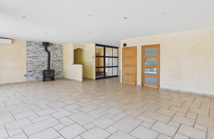 Maison plain pied avec parc arboré en lisière de forêt — photo 2