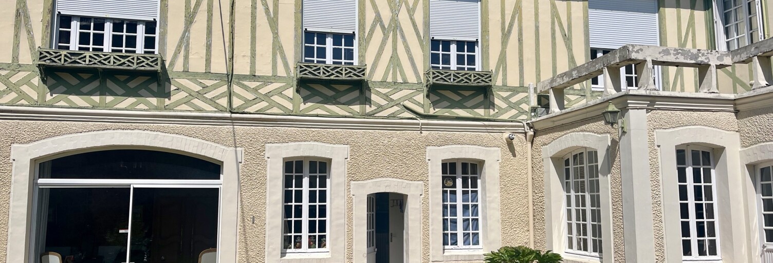 Maison 10 Pièces 208 m² à vendre à Saint-Pierre-en-Auge (14170)