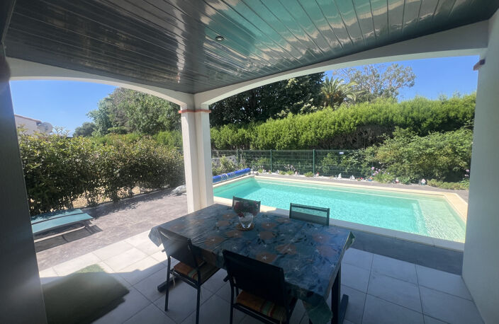 ACHAT - SAINT CYPRIEN - VILLA CONTEMPORAINE AVEC PISCINE — photo 3