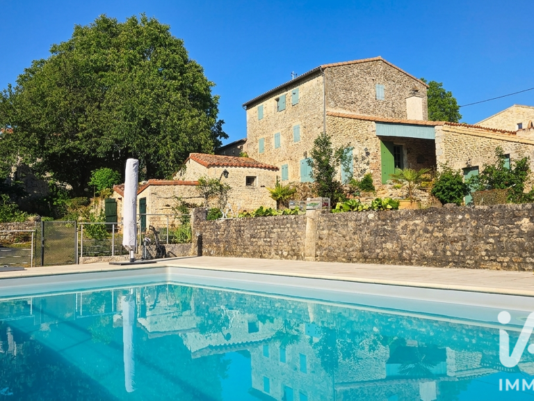Vente Maison traditionnelle 8 pièces — photo 1