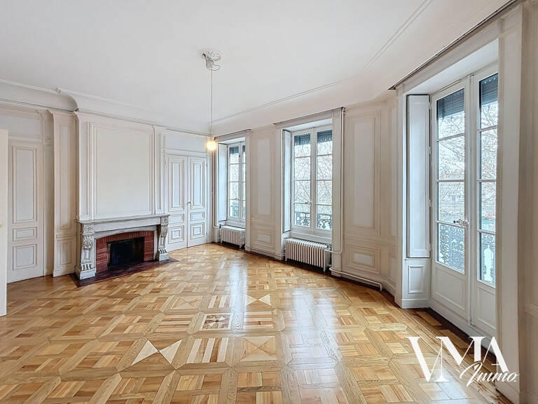 Magnifique T4 haussmanien quai jules courmont 69002 LYON — photo 1