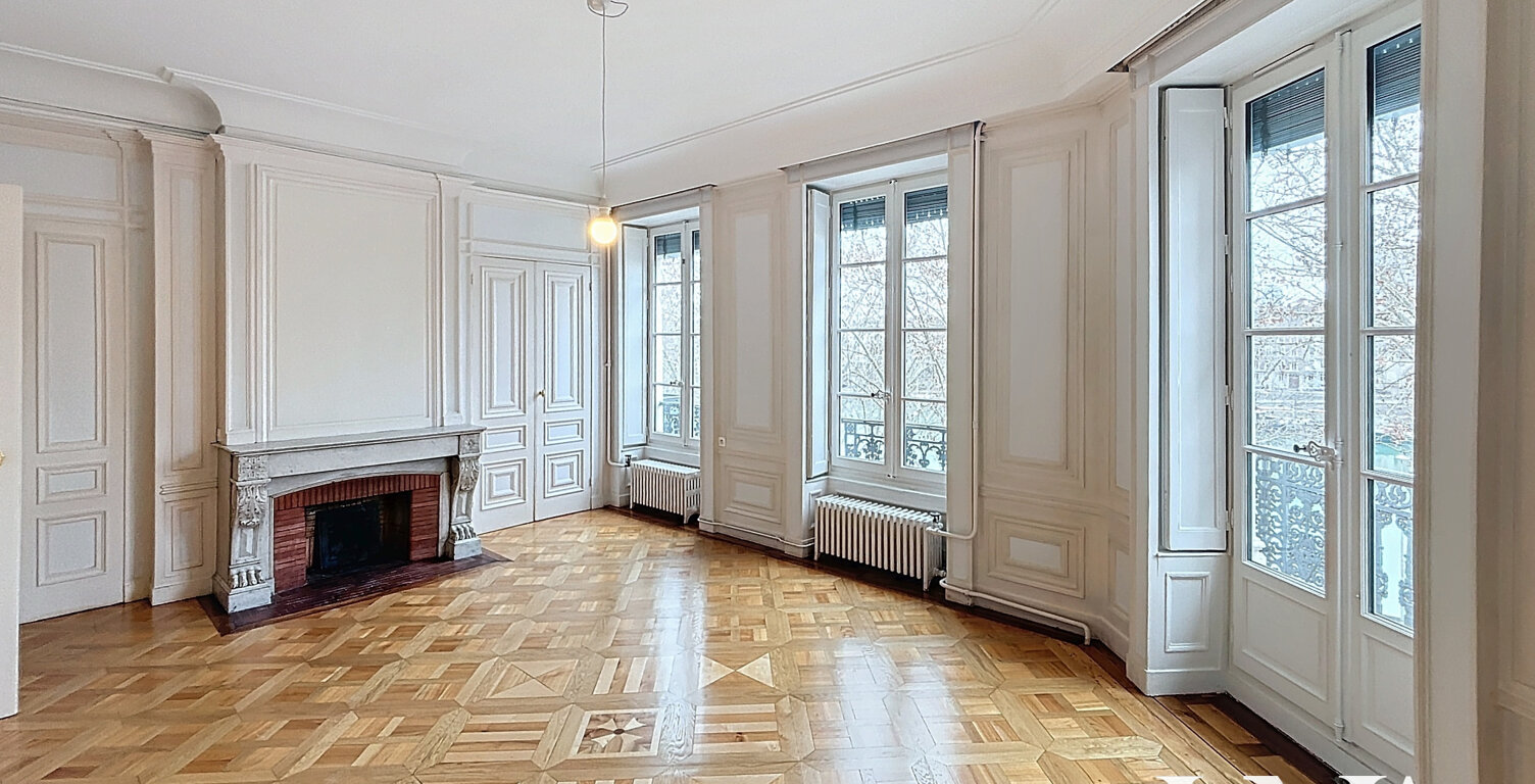 Magnifique T4 haussmanien quai jules courmont 69002 LYON — photo 1