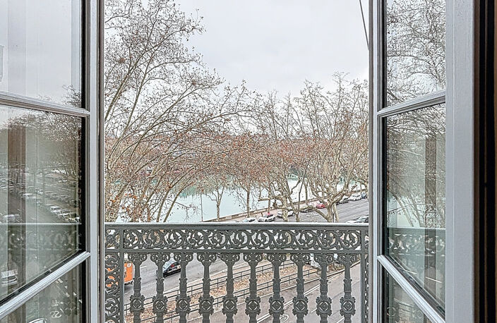 Magnifique T4 haussmanien quai jules courmont 69002 LYON — photo 4