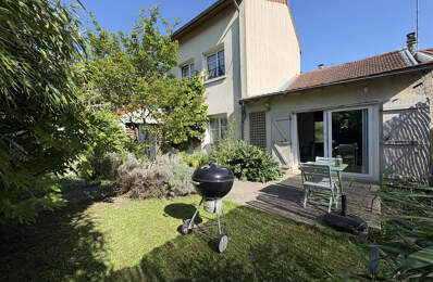CHARMANTE MAISON AVEC SON JARDIN INTIMISTE ET SON EMPLACEMEN — photo du bien