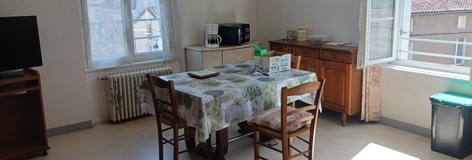 Immeuble  343 m² à vendre à Gençay (86160)