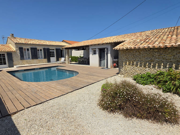 Propriété de charme en pierres avec maison d'amis, piscine chauffée et garage — photo 1