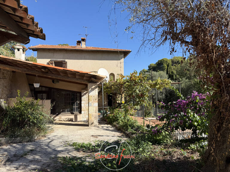 A VENDRE - CARROS VILLAGE : Maison ancienne de type 3 pièces — photo 1