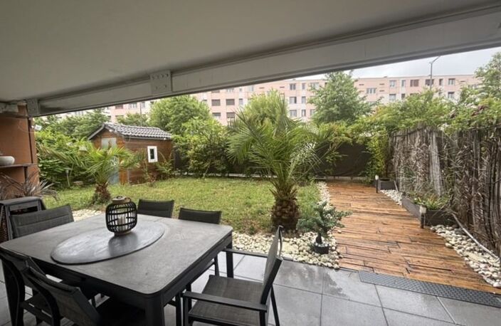 Vente appartement 3 pièces 64 m² Saint-Priest (69800) — photo 2