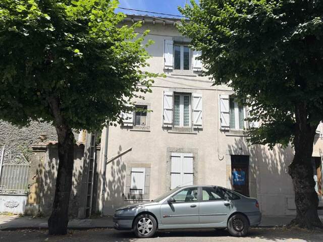 Maison de ville de 8 pièces principales — photo du bien