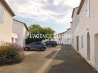 650 m PLAGE DE NAUZAN — photo 3