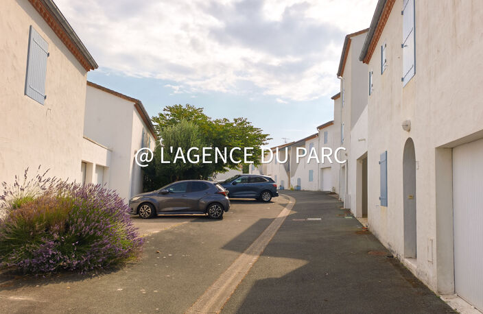 650 m PLAGE DE NAUZAN — photo 3