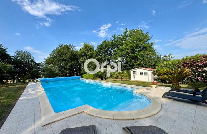 BREUILLET - Villa d'environ 150m² avec piscine - 3 chambres — photo 2