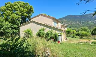 Maison 11 Pièces 237 m² à vendre à Mézel (04270)
