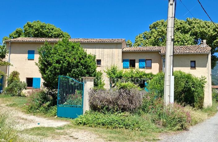 A Vendre Maison 237 m² double habitation possible et terrain arboré MEZEL (04) — photo 2