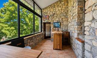 Maison 11 Pièces 237 m² à vendre à Mézel (04270)
