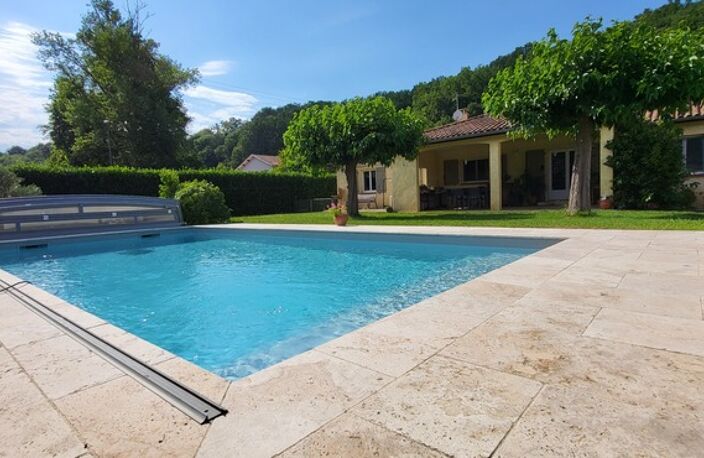 Maison contemporaine de 188 m² – Plain-pied – 5 chambres – Piscine – Terrain de 2 192 m² — photo 2