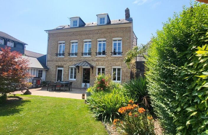 ELBEUF Centre : Propriété 272 m² avec bâtiment Pro 220 m², Jardin 800 m², 6 CH & 4 Gges ! Exceptionnel — photo 2