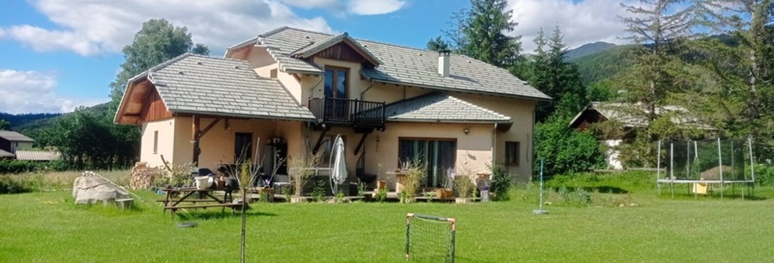 Maison 8 Pièces 230 m² à vendre à Seyne (04140)