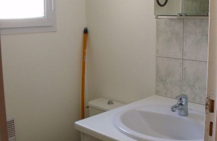 VINON SUR VERDON : appartement T1 (17 m²) à louer — photo 4